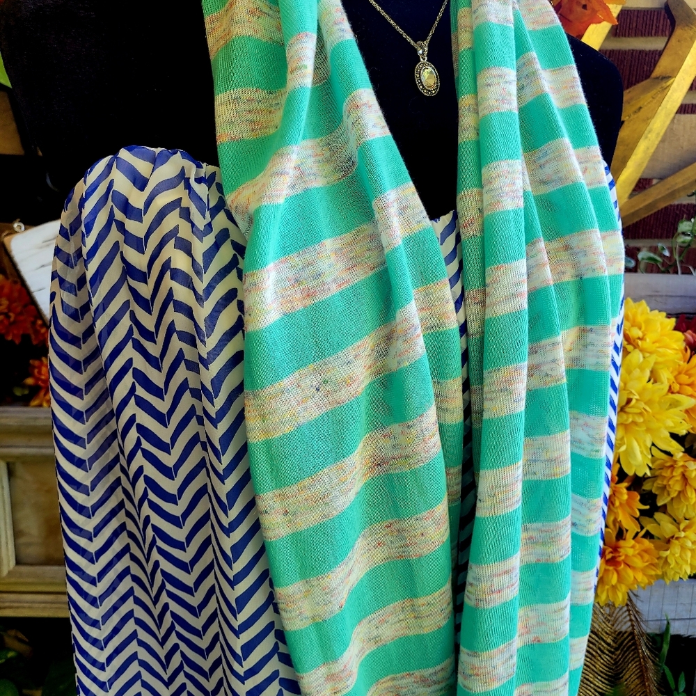 Justice Infinity Scarf - Picture 4 of 5